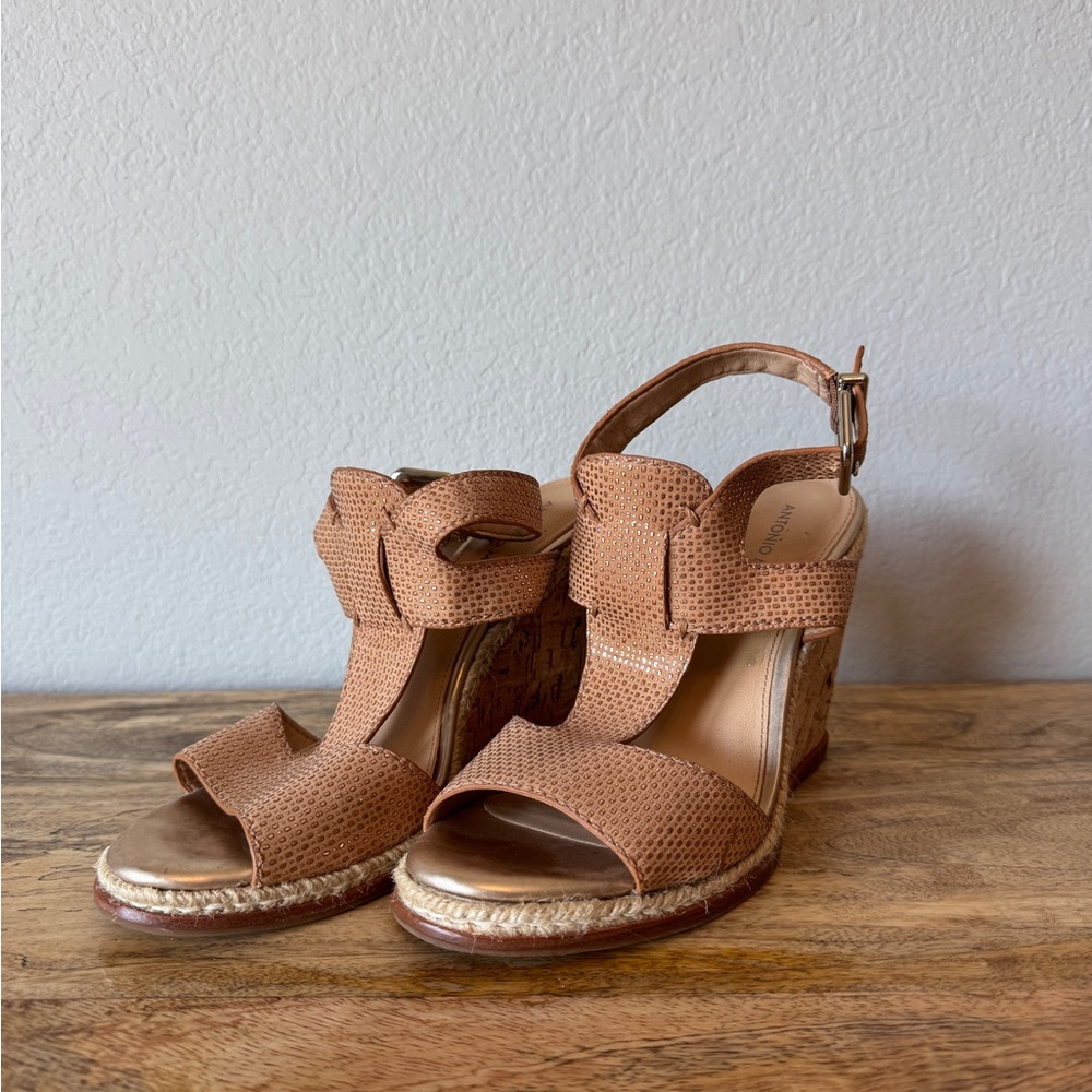 Antonio Melani - Beige leather wedges - Size 7.5